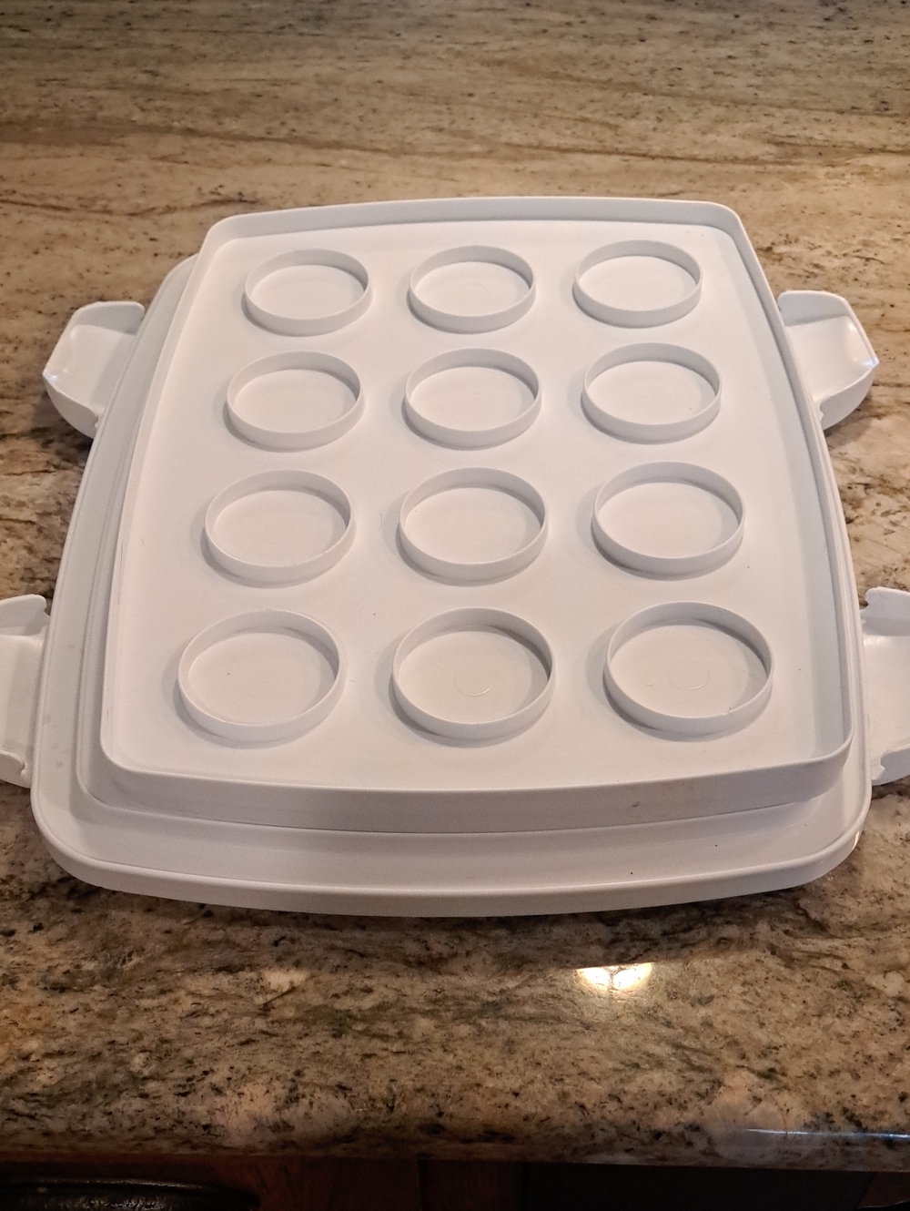 Wilton Ultimate 3-in-1 Cupcake Muffin Cake Caddy White Holder Hard Plastic - Picture 3 of 6